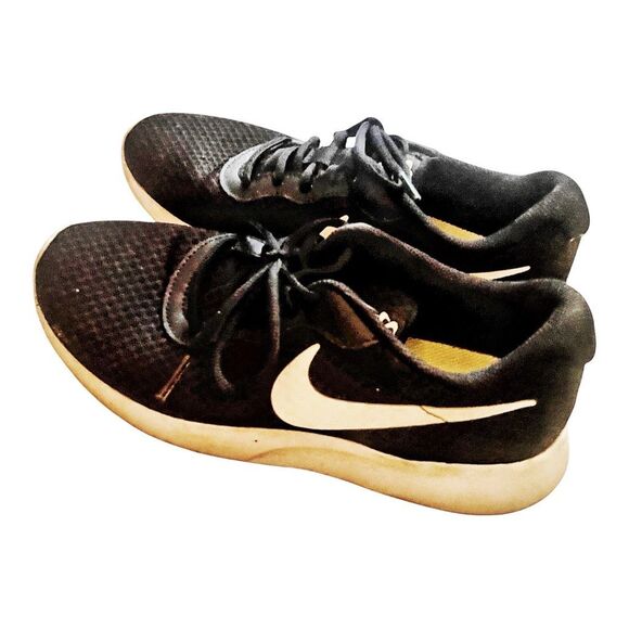 Nike Tanjun Black Running Athletic Shoes Size 9 - Picture 5 of 5